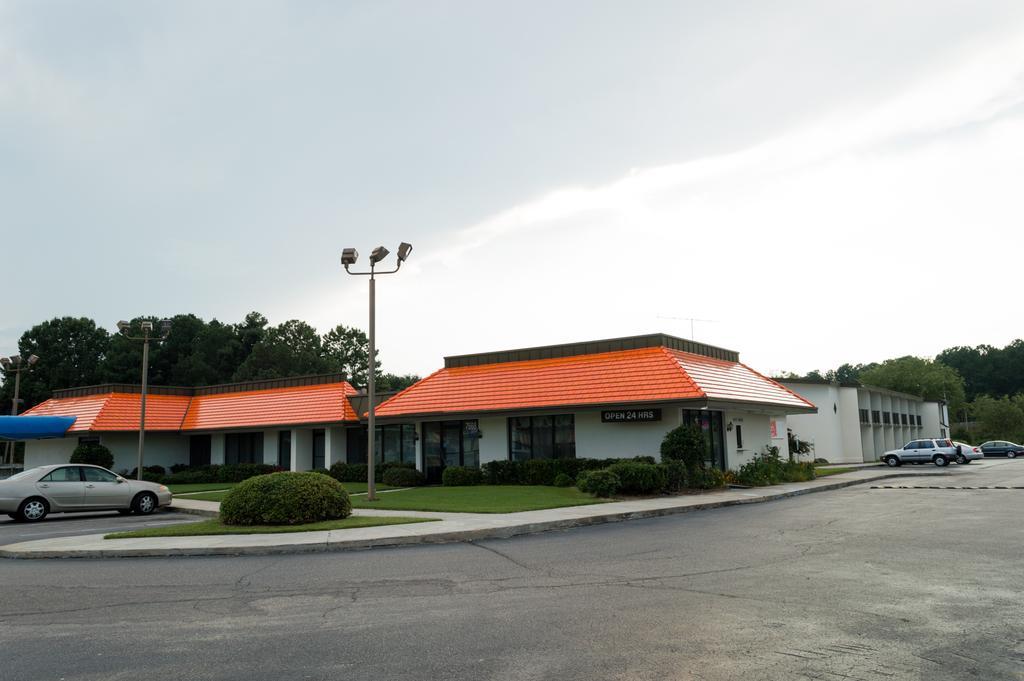 Super 8 By Wyndham Rocky Mount I-95 Exit 145 Hotel Battleboro Exterior foto